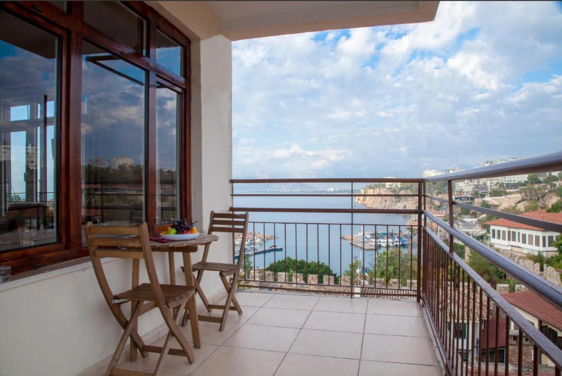 Mavi Avlu - Old Town Apartments Antalya Bagian luar foto